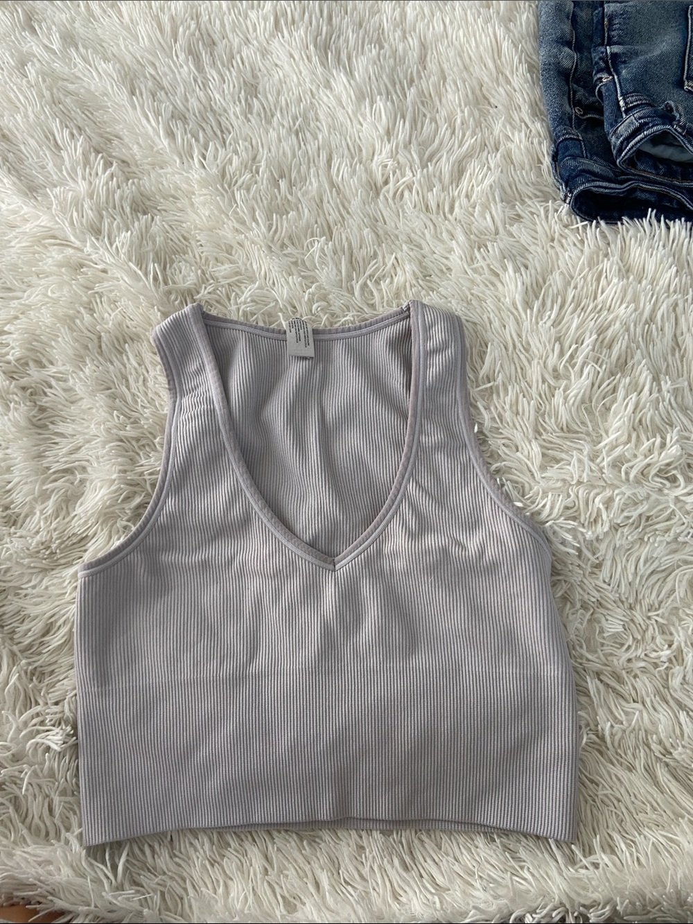 Ribbed V‑Neck Crop Tank Top in Light Lavender